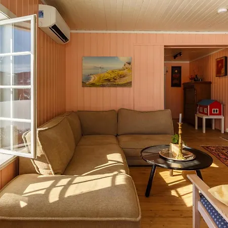 Vinjestogo- Mesmerizing Mountain View, Sauna With A View And Eco Living In An Old School House Apartment