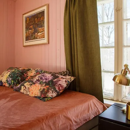 Vinjestogo- Mesmerizing Mountain View, Sauna With A View And Eco Living In An Old School House *