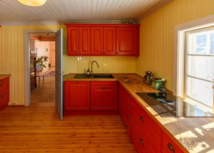 Vinjestogo- Mesmerizing Mountain View, Sauna With A View And Eco Living In An Old School House *