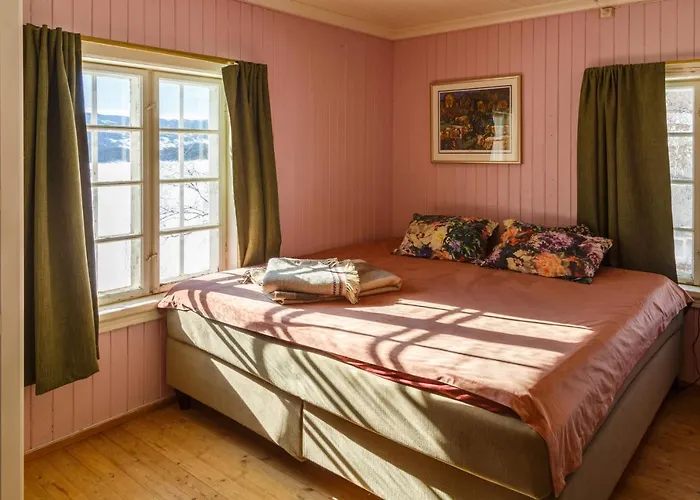 Vinjestogo- Mesmerizing Mountain View, Sauna With A View And Eco Living In An Old School House Apartment