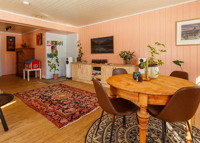 Vinjestogo- Mesmerizing Mountain View, Sauna With A View And Eco Living In An Old School House *