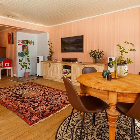 Vinjestogo- Mesmerizing Mountain View, Sauna With A View And Eco Living In An Old School House *